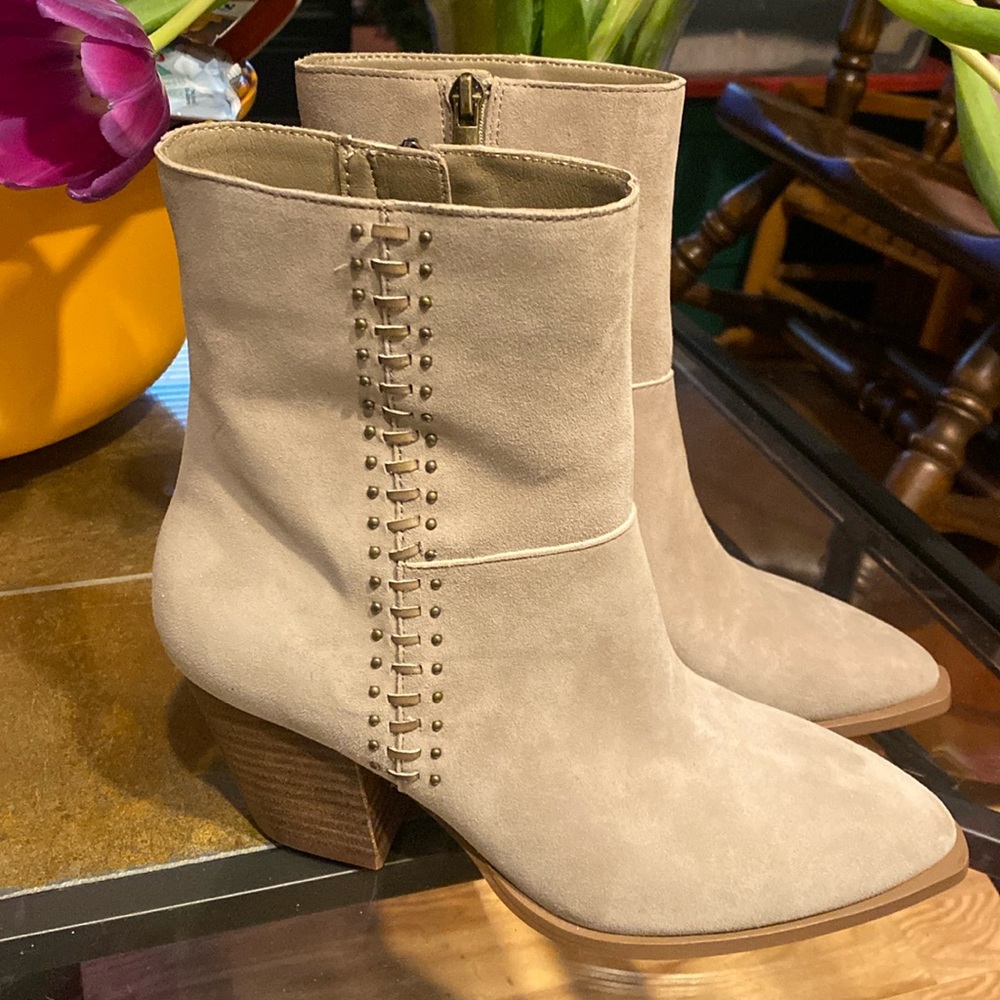 NWT Lucky Brand 🍀 Boots. Genuine Leather. Size 7.5.